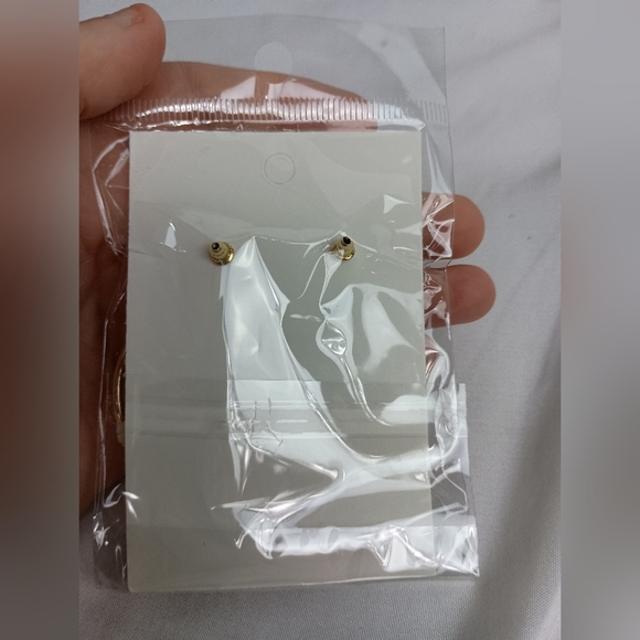 2/30$ Or 3/$35 Elegant Gold and Cream Hoop Woven Rattan Earrings (#0277) - Picture 2 of 2